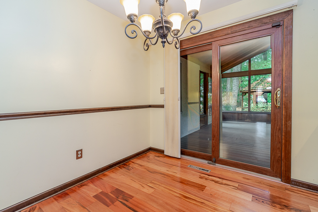 111 North Nob Hill-28