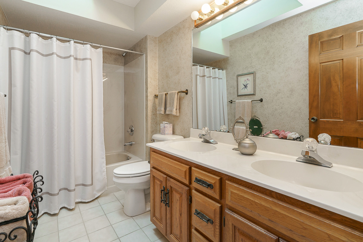 1178 Springtree Ln-50