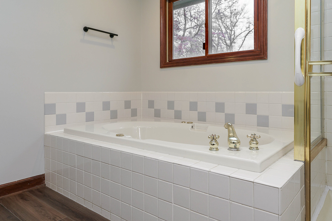 1210 Whispering Meadow Ct-45