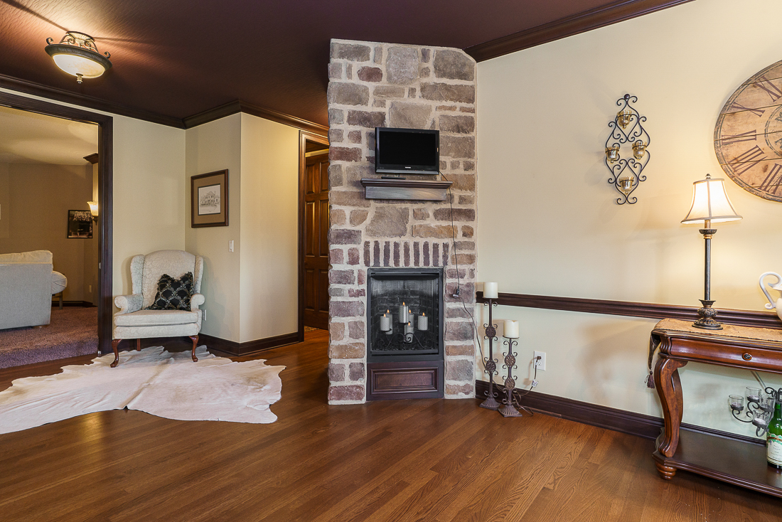 1403 Riverwood Ln-63