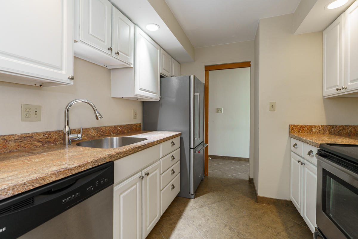 1000 Urlin Ave #1407-18