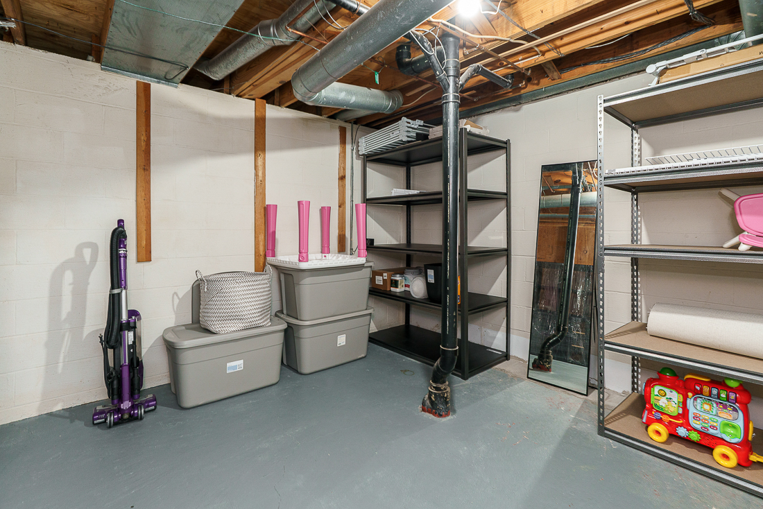 1537 Sandringham Ct.-18