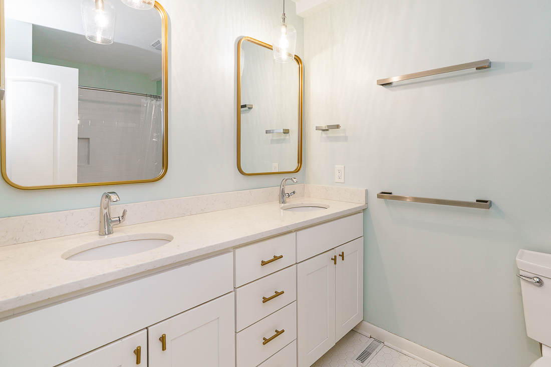 1537 Sandringham Ct.-46