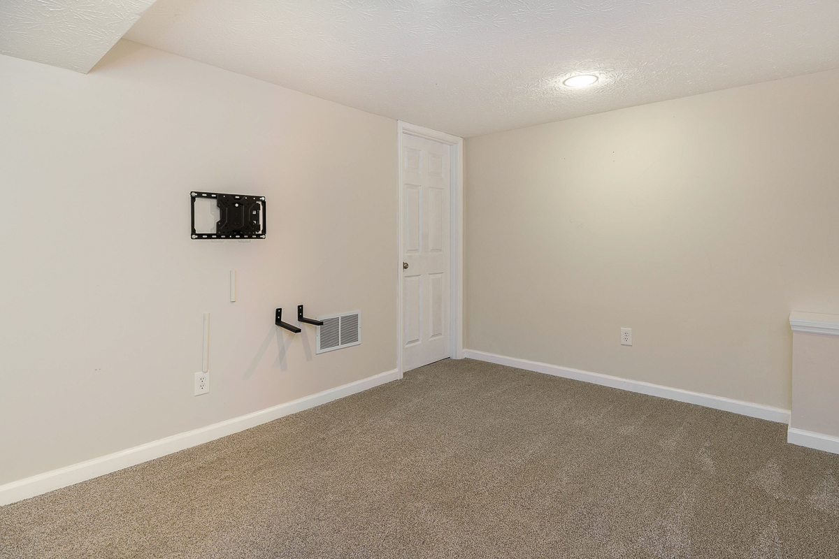 1649 North Star Ave-10