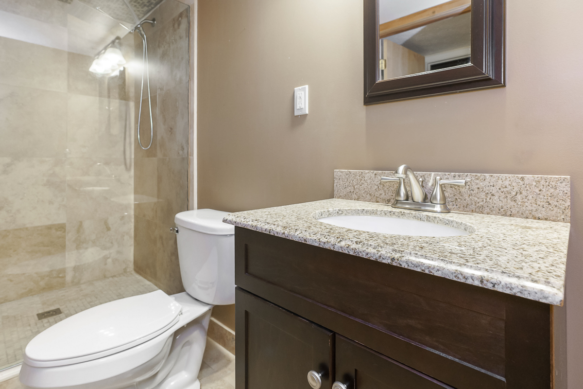 1649 North Star Ave-17