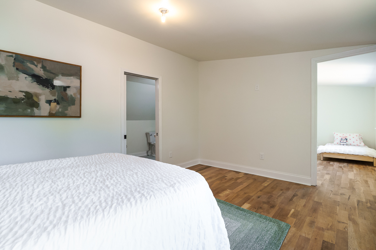 1786 Gerrard Ave-38