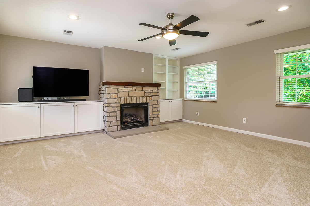 1789 Riverhill Rd-14