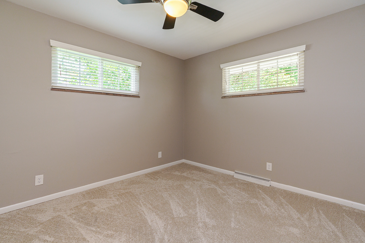 1789 Riverhill Rd-40