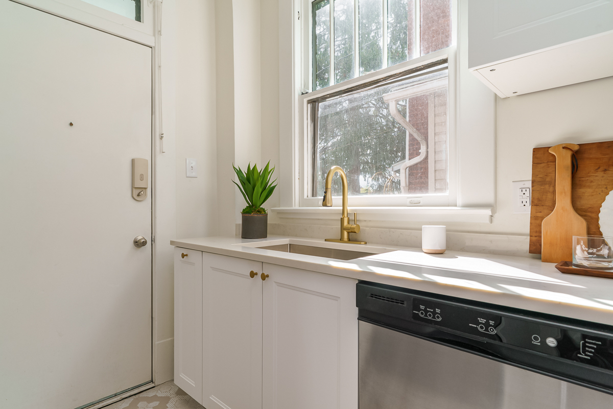 209 E Morrill Ave-21