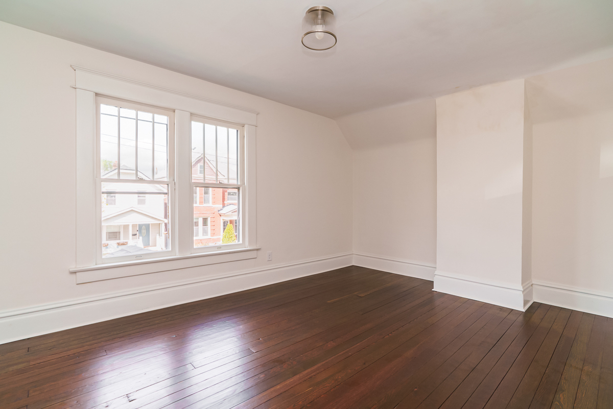 209 E Morrill Ave-22