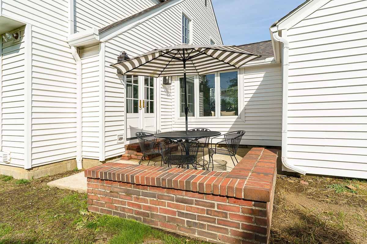 2109 Yorkshire Rd.--10