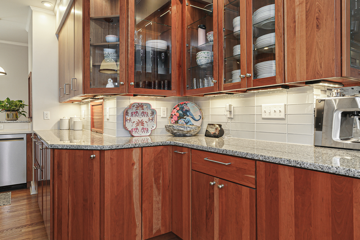 243 E Whittier St-26