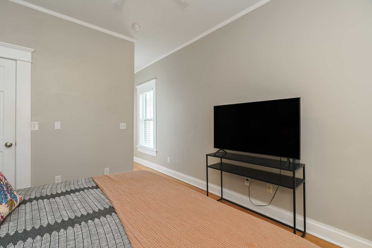 243 E Whittier St-50