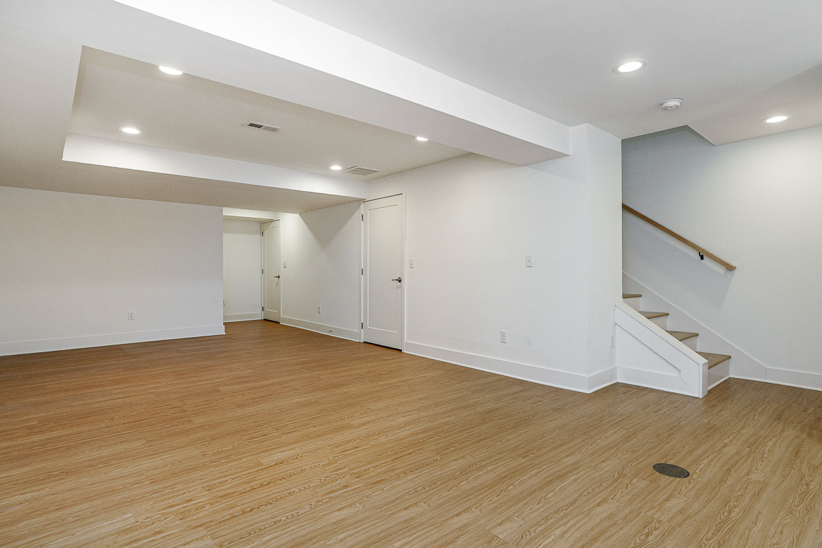 25 w Frankfort St-13