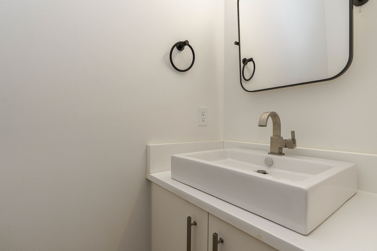 25 w Frankfort St-29