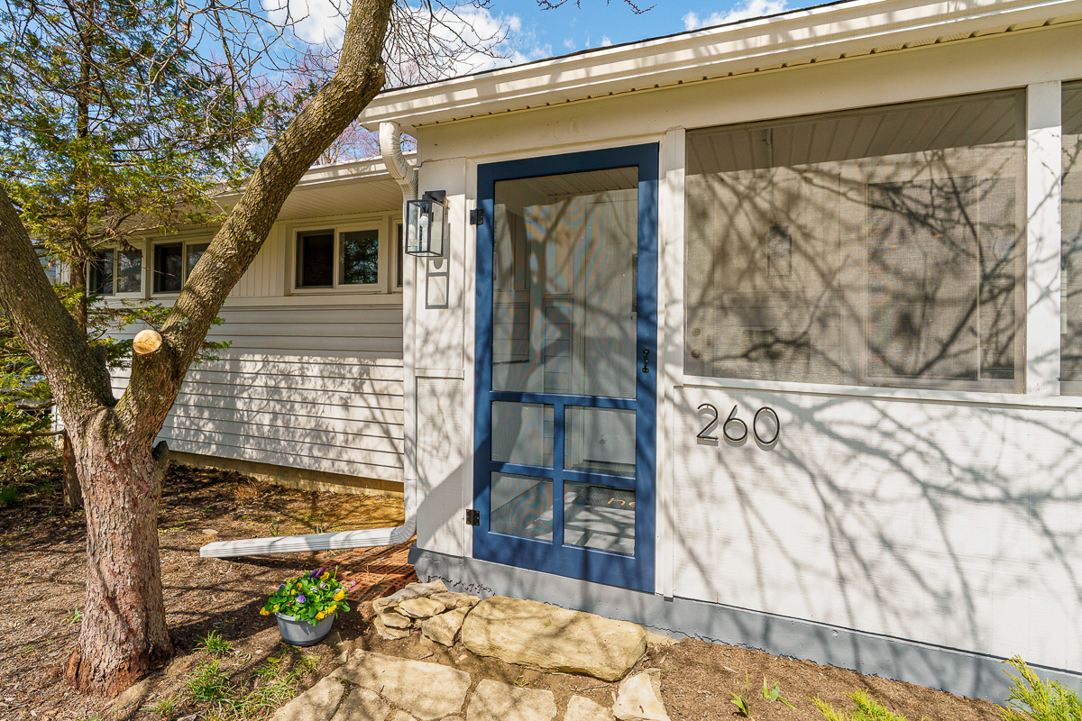 260 Stafford Ave-3