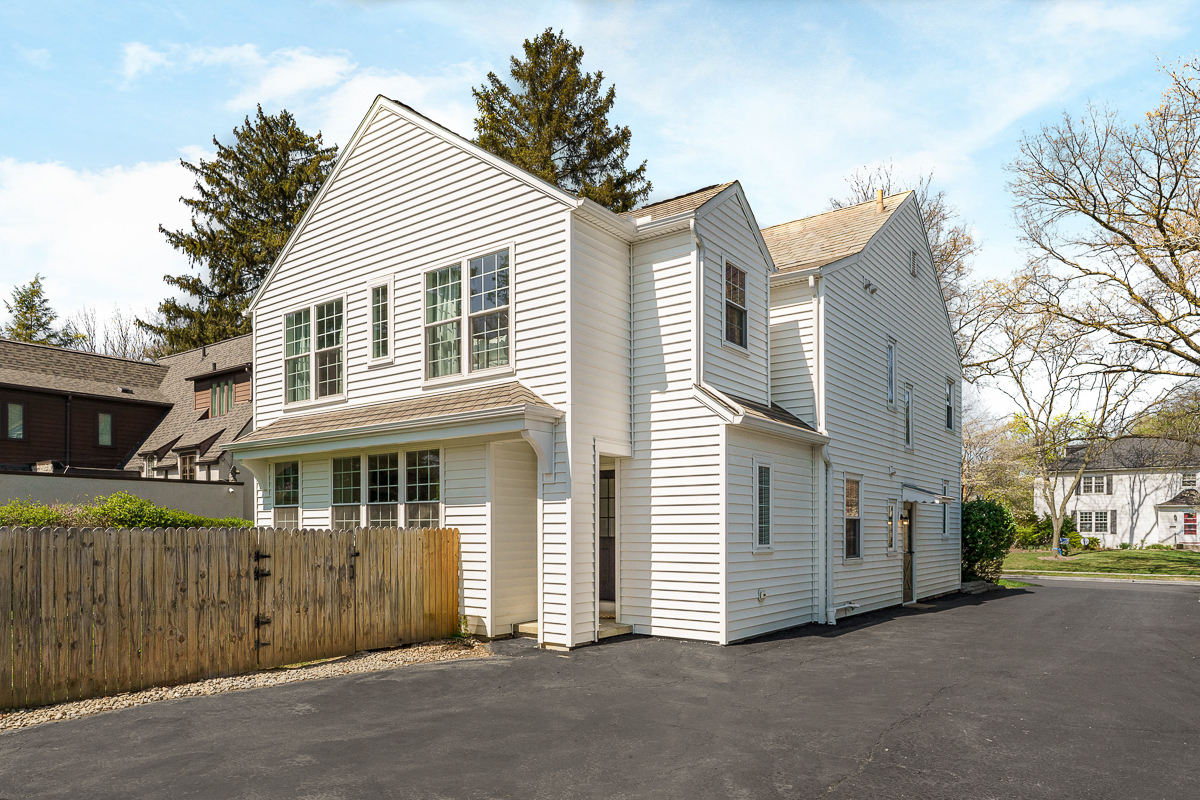 2737 Sherwood Ave-11