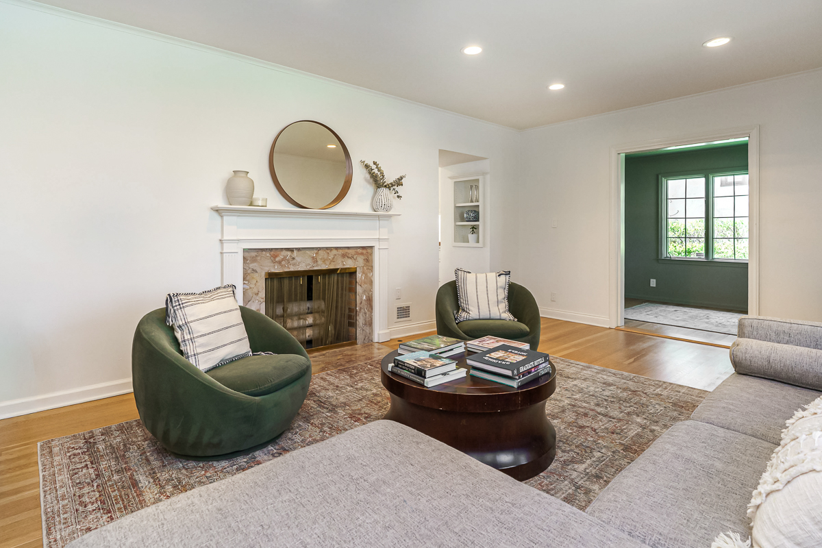 2737 Sherwood Ave-21