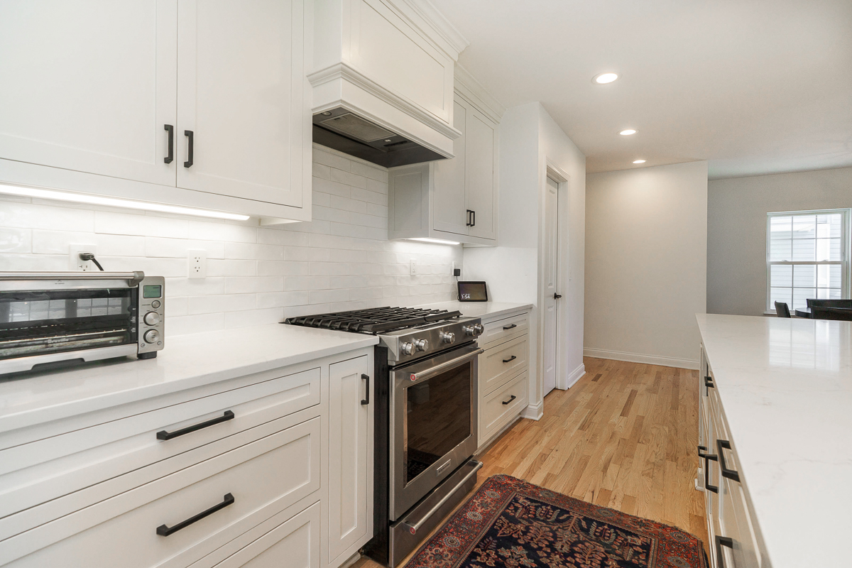 2737 Sherwood Ave-35