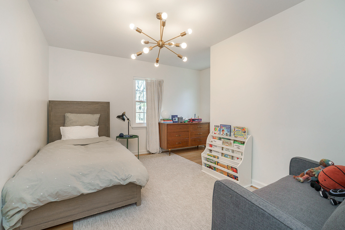 2737 Sherwood Ave-49