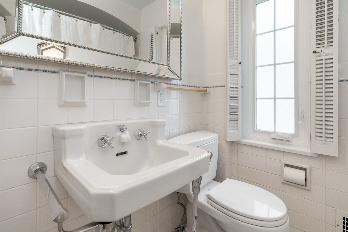 2737 Sherwood Ave-54