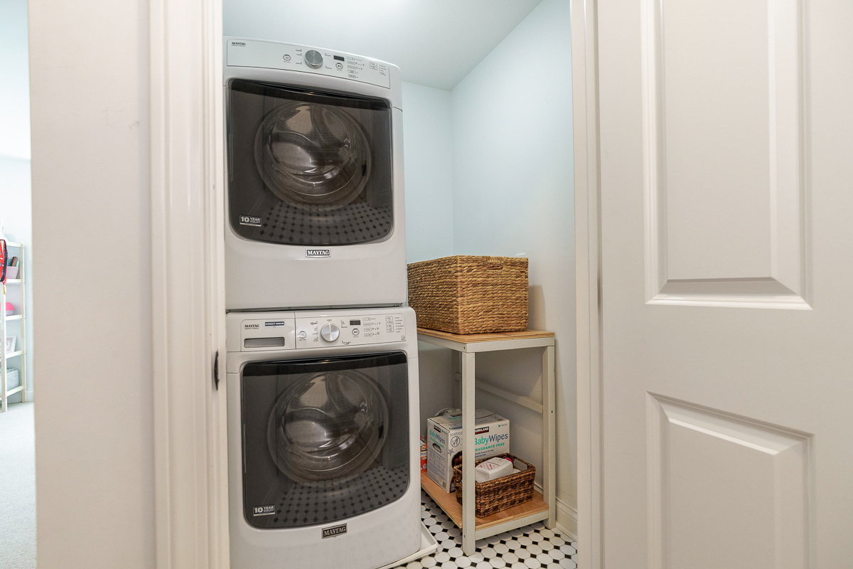 2737 Sherwood Ave-55