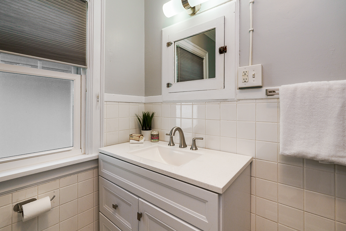 2771 Indianola Ave-41