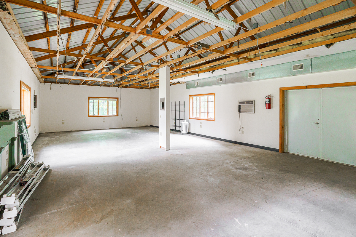 2865 Leitnaker Rd-33