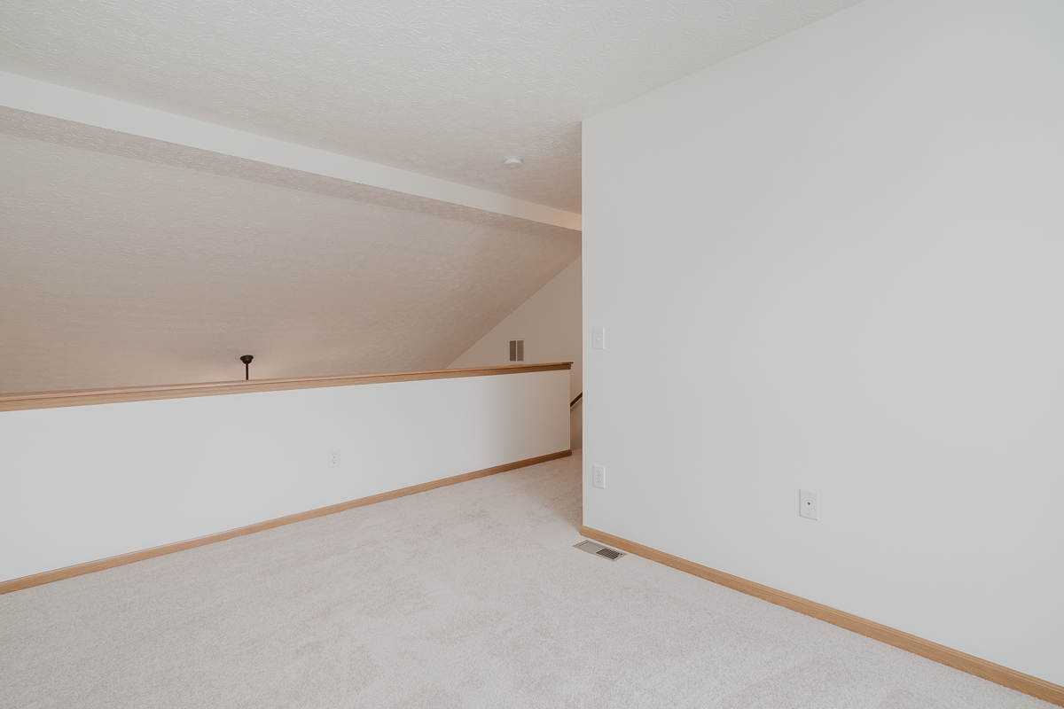 2957 Papin St-32