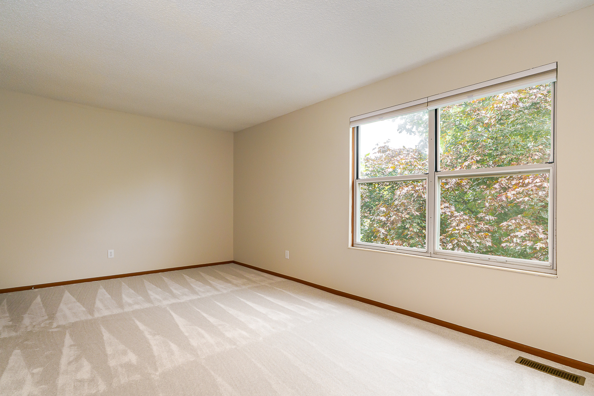 2967 Castlebrook Ave-24