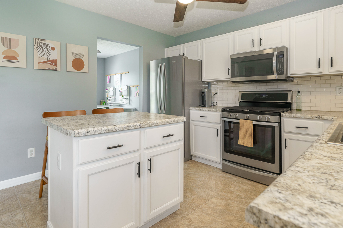 3281 Darby Glen Blvd-19