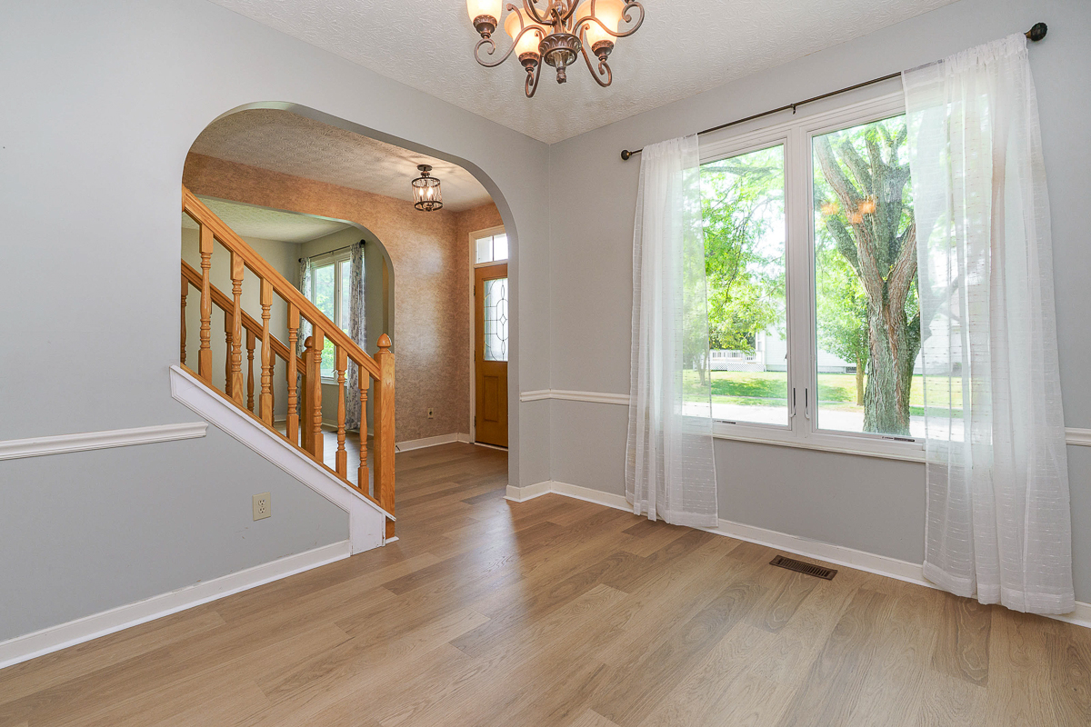 3588 Rivervail Dr-12