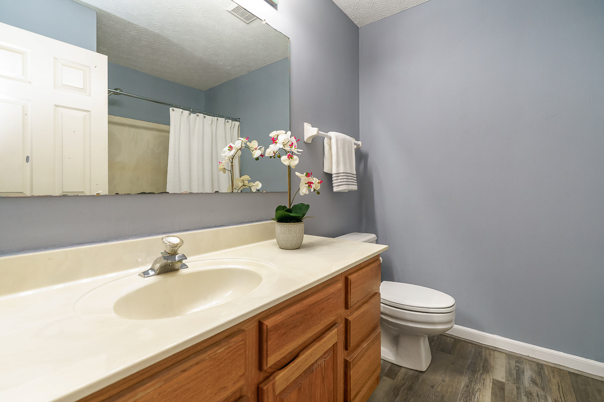 3588 Rivervail Dr-30