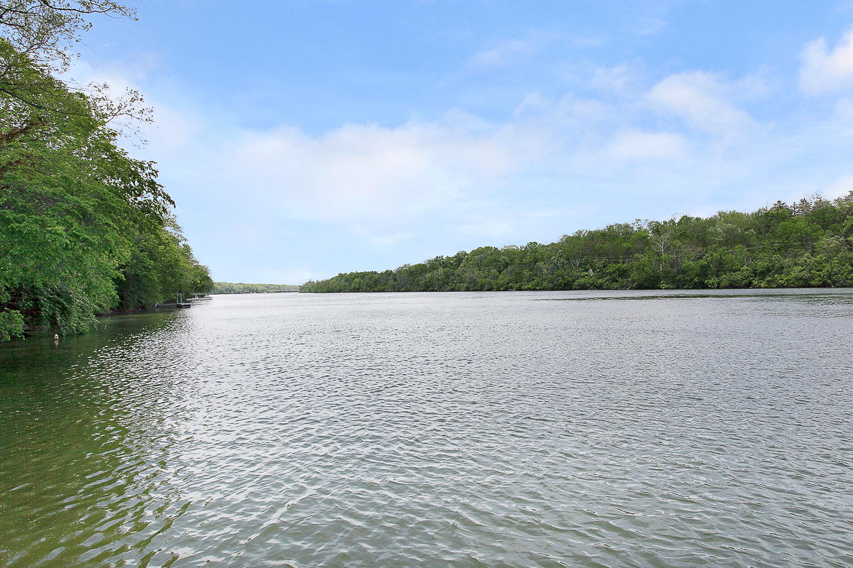 3588 Rivervail Dr-43