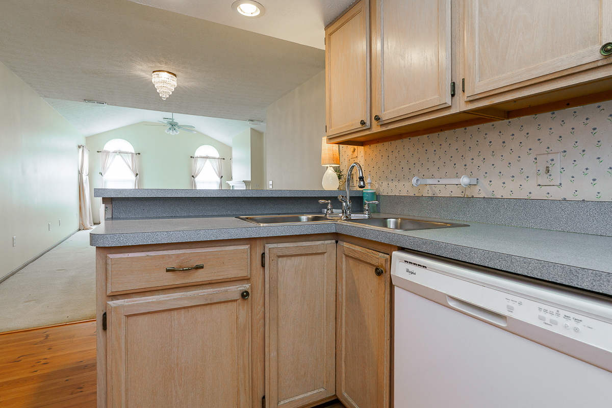 3832 Falls Circle Dr-17