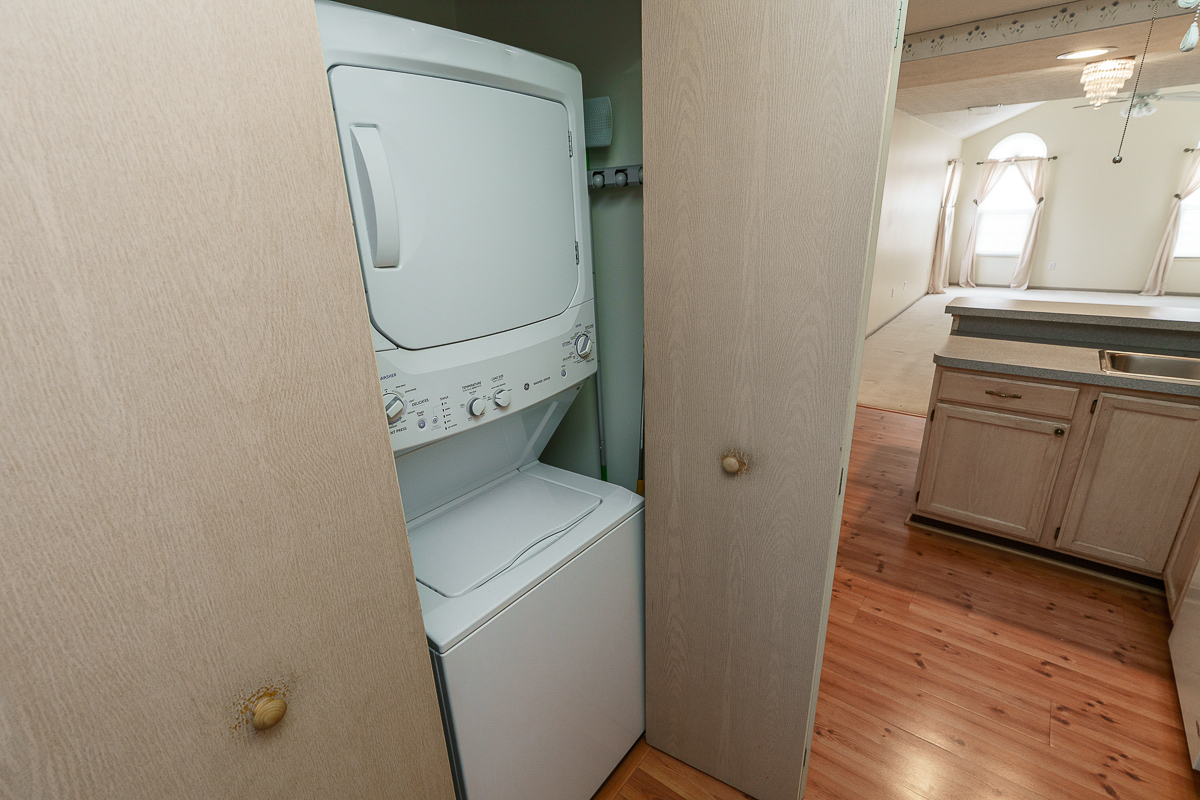 3832 Falls Circle Dr-18