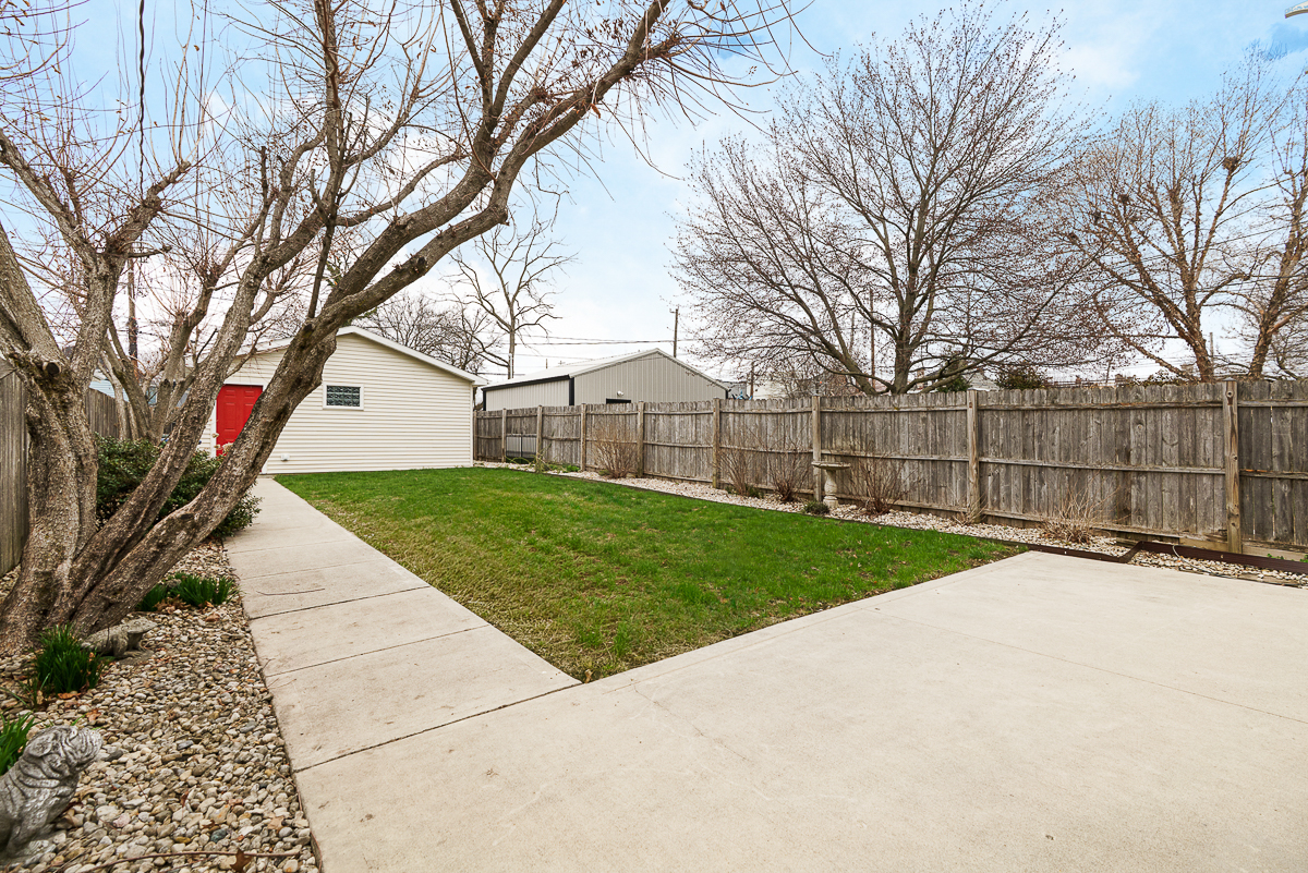 402 Southwood Ave-11