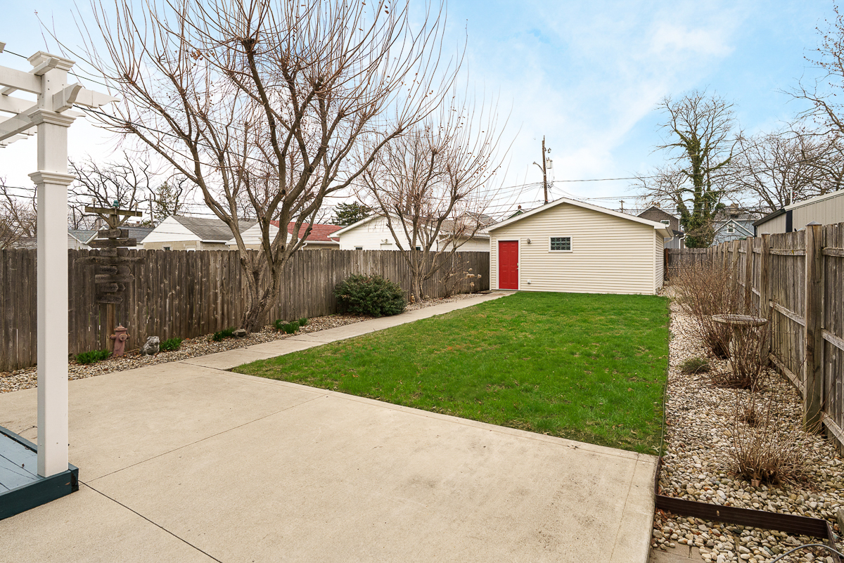 402 Southwood Ave-13