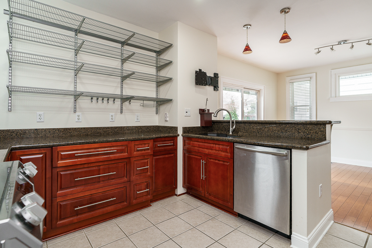 402 Southwood Ave-24