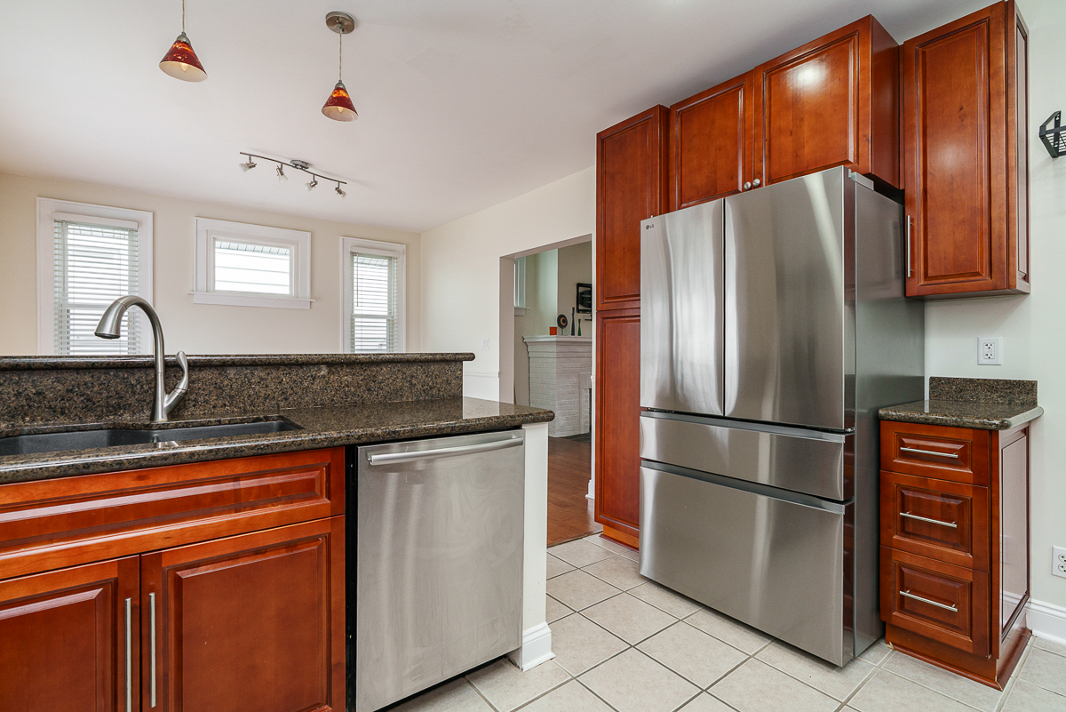 402 Southwood Ave-25