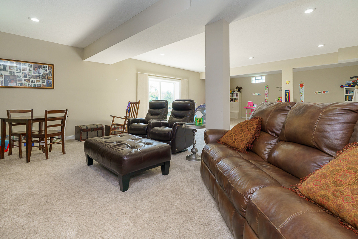 4880 Pinnacle Woods Dr-11