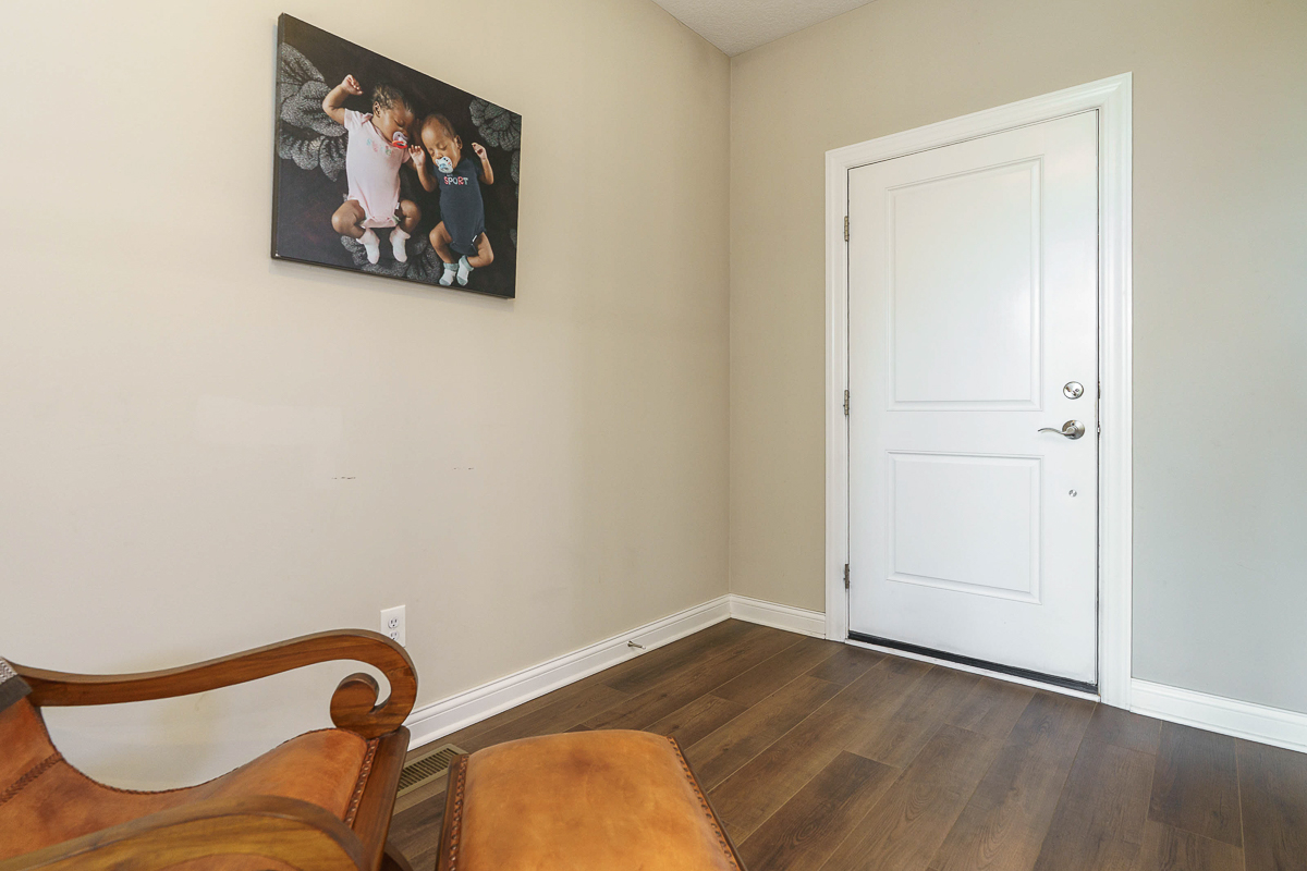 4880 Pinnacle Woods Dr-18