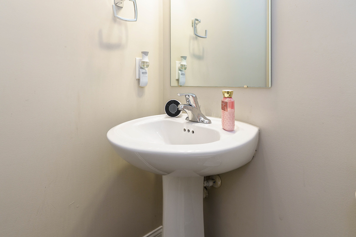 4880 Pinnacle Woods Dr-19