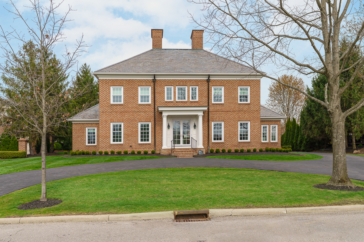 4945 Yantis Dr-11