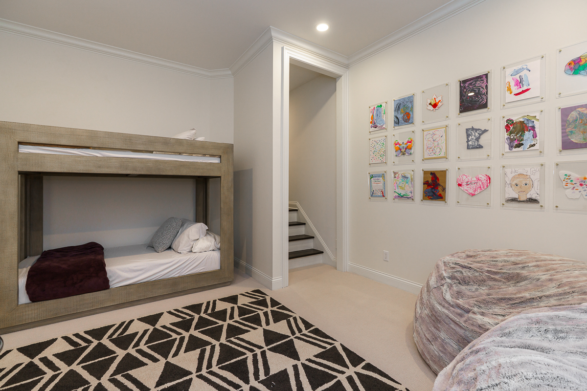 4945 Yantis Dr-27