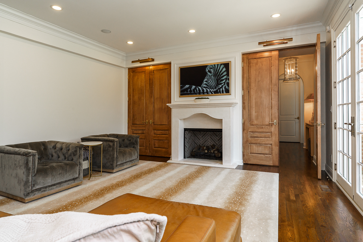 4945 Yantis Dr-37