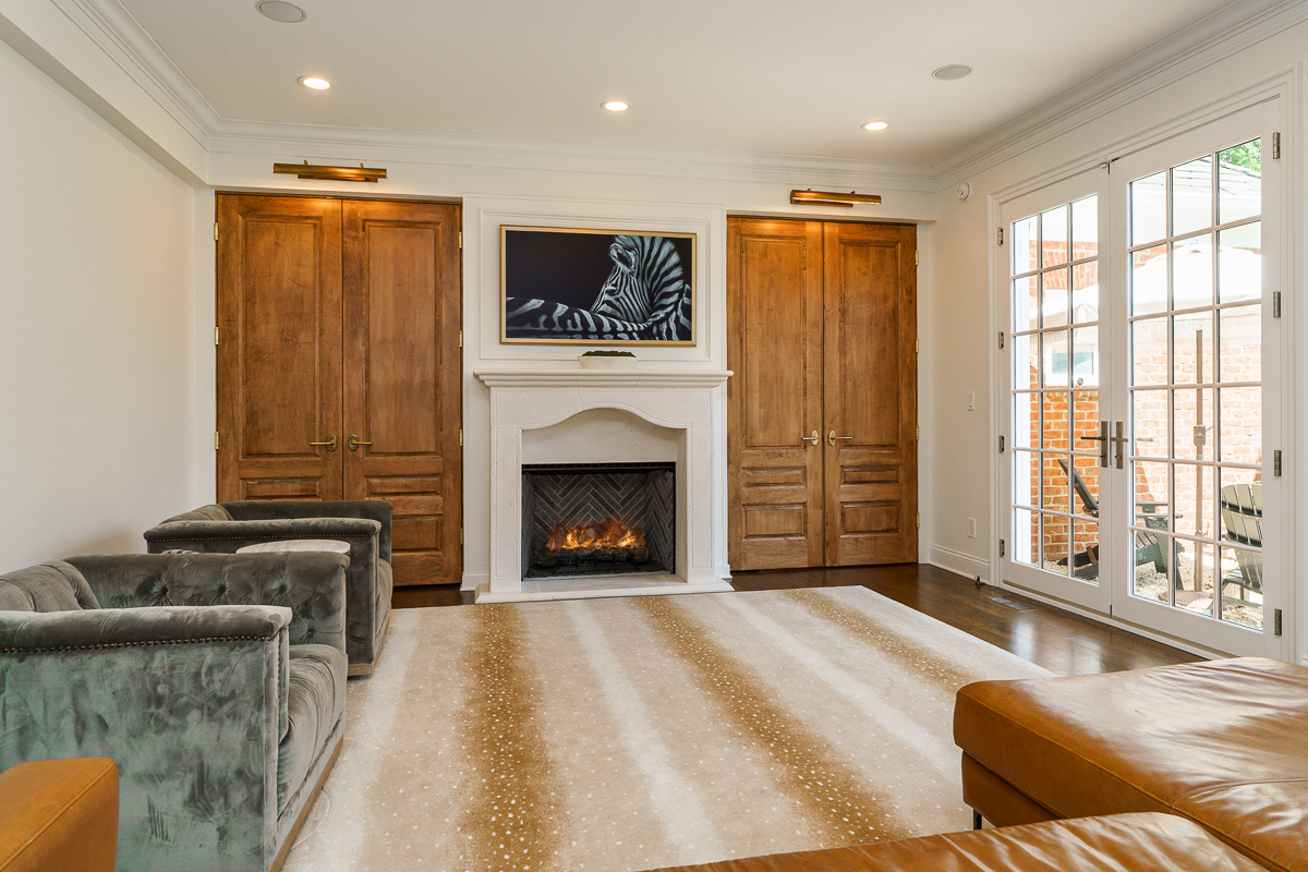 4945 Yantis Dr-38