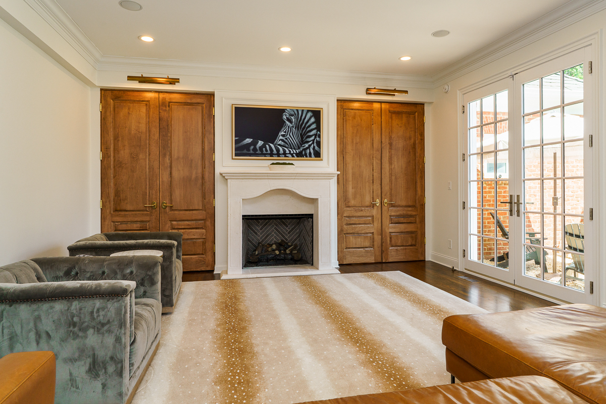 4945 Yantis Dr-39