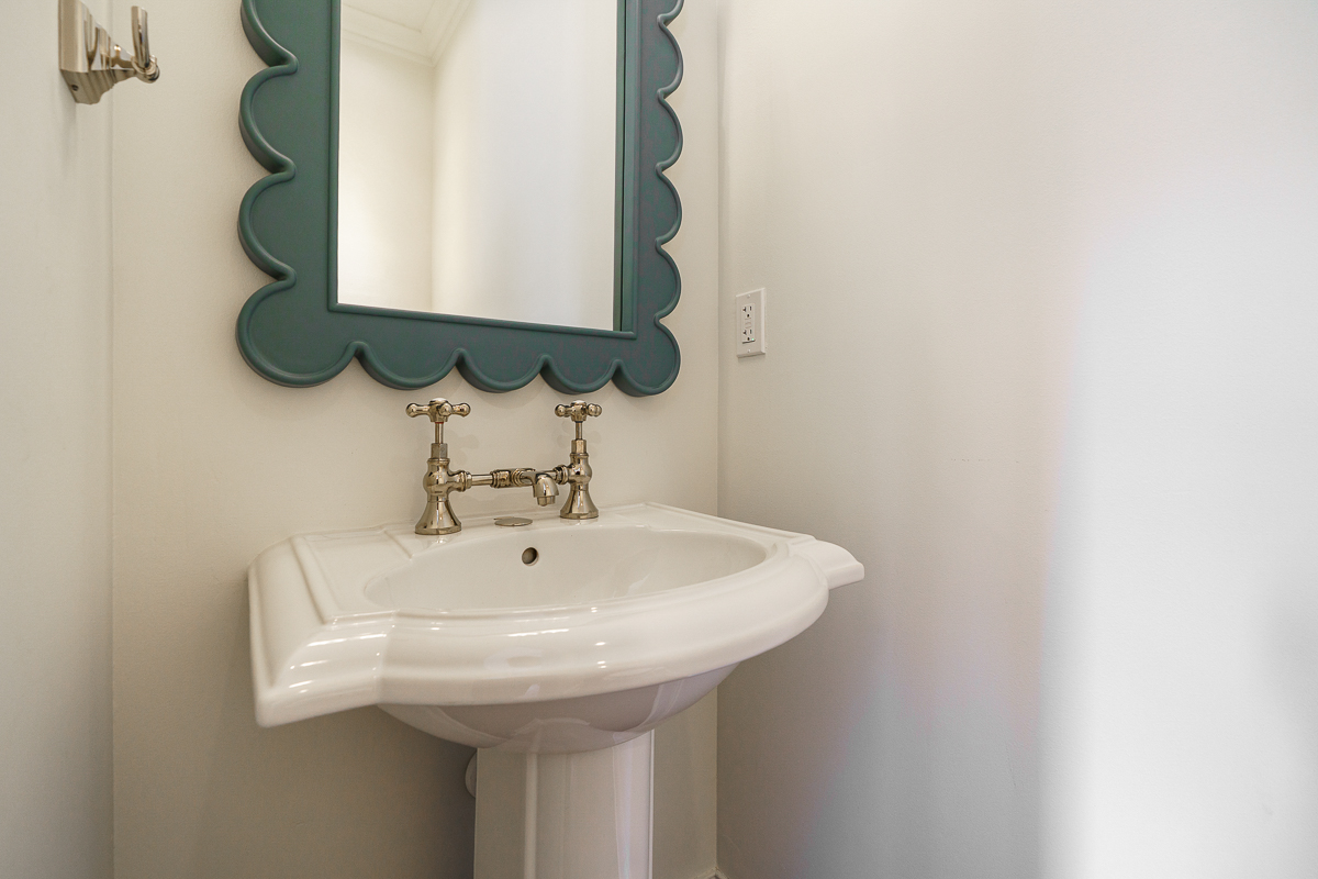 4945 Yantis Dr-57