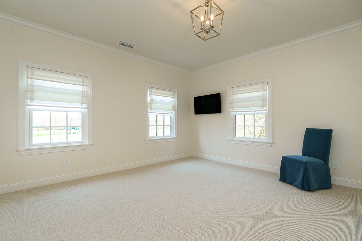4945 Yantis Dr-72